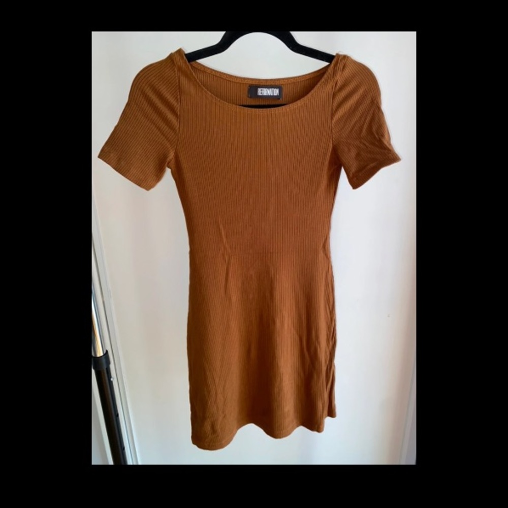 Reformation Ribbed Short Sleeve Dress in Rust
